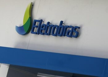 A Eletrobras aprovou o financiamento de até R$ 5,4 bilhões em debêntures