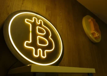 Bitcoin amplia ganhos e ultrapassa os US$ 62 mil com a ajuda do Fed