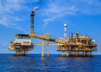 O petróleo da WTI registra o menor nível em nove meses e fecha com barril próximo a US$ 70