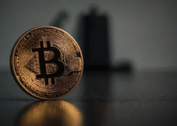 Bitcoin alcança maior valor em dois meses, impulsionado por Estados Unidos e China