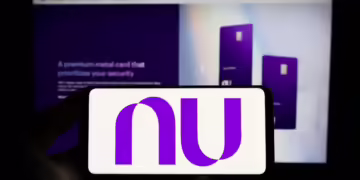 Existem dificuldades financeiras para os clientes do Nubank (ROXO34)?