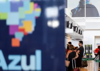 A recuperação judicial da Azul (AZUL4) foi abandonada? Compreenda a razão pela qual as ações aumentaram 20%