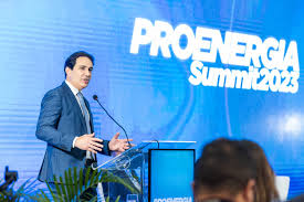 Reino Unido mostra interesse em um acordo de desenvolvimento de energia renovável no Ceará