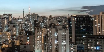 Após corte em dividendos, MXRF11 negocia mais de 2 milhões de cotas; IFIX começa setembro com queda