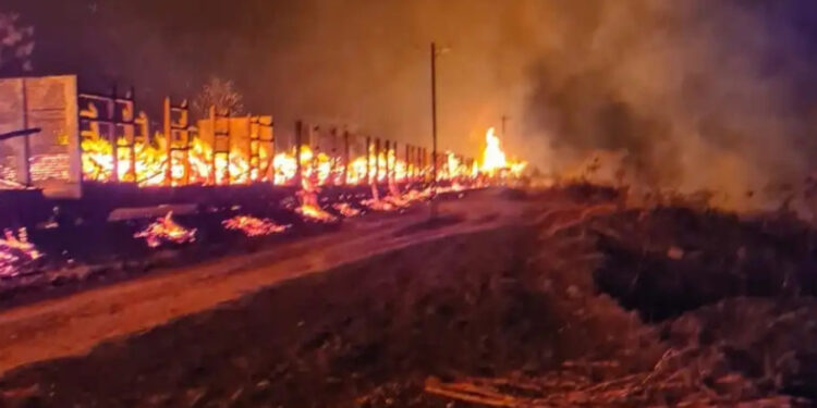 Vale enfrenta um incêndio em um trem de carga na Estrada de Ferro Vitória-Minas (EFVM)