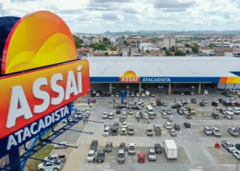 Assaí é alvo da Receita Federal por contingências fiscais do GPA, e a ação recua 7%