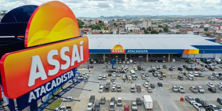 Assaí é alvo da Receita Federal por contingências fiscais do GPA, e a ação recua 7%