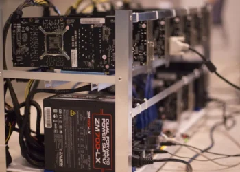 Em atualizações de produção de agosto, mineradores de Bitcoin enfrentam problemas de rede e calor do Texas