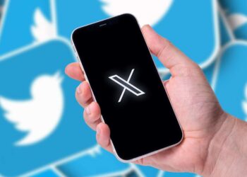 O X (o antigo Twitter) valia US$ 44 bilhões (R$ 247 bilhões) e agora vale US$ 12,3 bilhões (R$ 69,8 bilhões), um prejuízo de R$ 28 bilhões para investidores