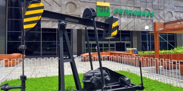 Petrobras (PETR4) efetua a primeira venda direta de diesel renovável para a Vale (VALE3)