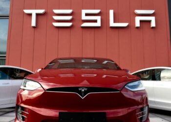 Tesla registra um lucro surpreendente no terceiro trimestre, de US$ 2,167 bilhões