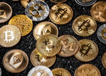 5 criptomoedas com potencial de valorização em outubro, de acordo com especialistas