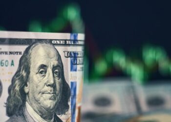 Depois de atingir R$ 5,70, qual será a trajetória do dólar? Mercado antecipa dificuldades em 2024 e eleva previsões