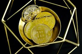 Os investidores brasileiros transacionam US$ 90 bilhões em criptomoedas, porém a participação do pequeno investidor é apenas de 1,4%