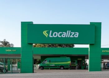 Localiza (RENT3) dispara e alcança a liderança positiva do Ibovespa, impulsionada pela recomendação do BTG e pela melhoria da classificação de risco da Moody’s