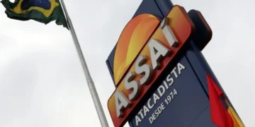 Ações do Assaí Sobem após Receita Cancelar Pedido de R$ 1,3 Bilhão