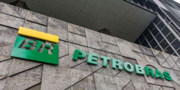 Petrobras (PETR4) recebe decisão favorável na Holanda; compreenda