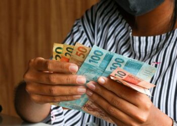 O pagamento do 13° salário deve movimentar quase R$ 9 bilhões na economia cearense