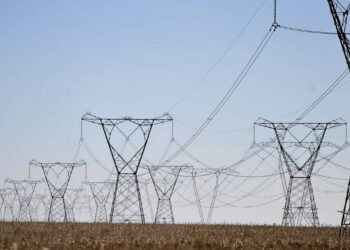 A Companhia Docas do Ceará abre concorrência para o fornecimento de energia elétrica e incentiva a sustentabilidade