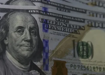 Banco Central vai vender US$ 4 bilhões em reservas internacionais para estabilizar o dólar