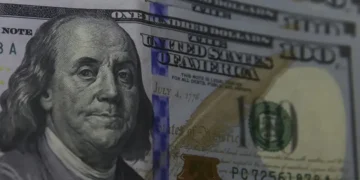 Banco Central vai vender US$ 4 bilhões em reservas internacionais para estabilizar o dólar