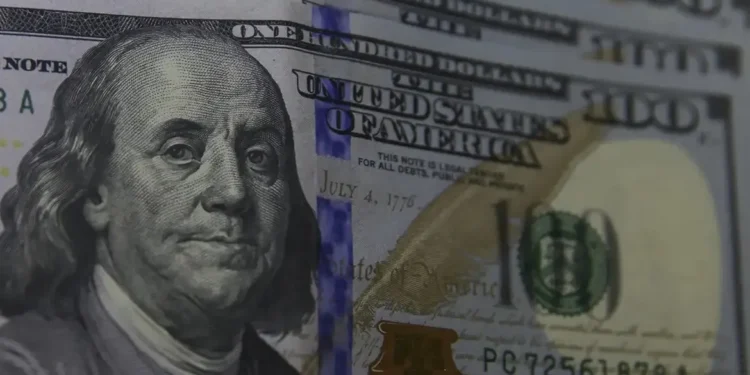 Banco Central vai vender US$ 4 bilhões em reservas internacionais para estabilizar o dólar