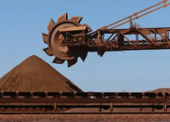 Após decepcionar-se com a China, o minério de ferro recua, prejudicando as ações da Vale e das siderúrgicas