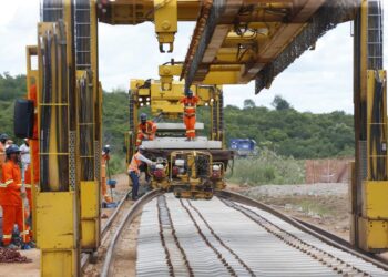Pode haver pelo menos três portos secos no trajeto da Transnordestina; confira os locais possíveis