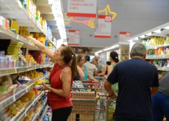 Em outubro, a cesta básica de Fortaleza registra um aumento de 4,13%, a maior elevação do Nordeste