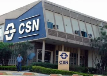 CSN (CSNA3) apresenta prejuízo no terceiro trimestre e suas ações recuam