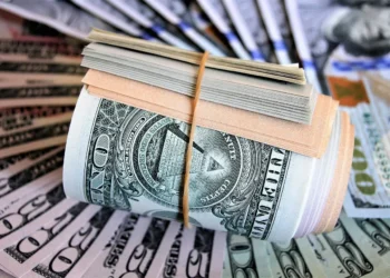 O dólar encerrou o dia em alta, cotado a R$ 5,79, em um dia de “Trump Trade” e atenção ao fiscal brasileiro