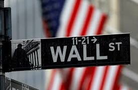 Wall Street encerra em baixa, influenciada por dados e o ‘Trump Trade’ perdendo relevância