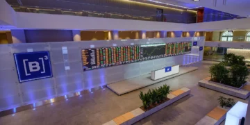 Novo horário de funcionamento da B3 (B3SA3) entra em vigor a partir de segunda-feira (4)