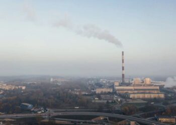 Em 2023, as emissões de gases de efeito estufa na União Europeia diminuíram 8%