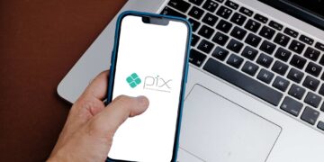 Pix se consolida como o método de pagamento preferido pelos brasileiros para realizar compras na internet