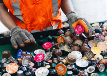Nestlé recicla 80% das máquinas de café que seriam descartadas, gerando uma economia de R$ 2,6 milhões