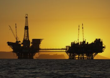 Petróleo recua antes da decisão da Opep+