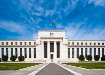 O Banco Central dos Estados Unidos considera um novo corte nas taxas, mesmo com o crescimento da inflação