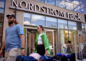 Retorno às raízes: a família Nordstrom vai vender a rede de varejo de luxo em um acordo de 4 bilhões de dólares