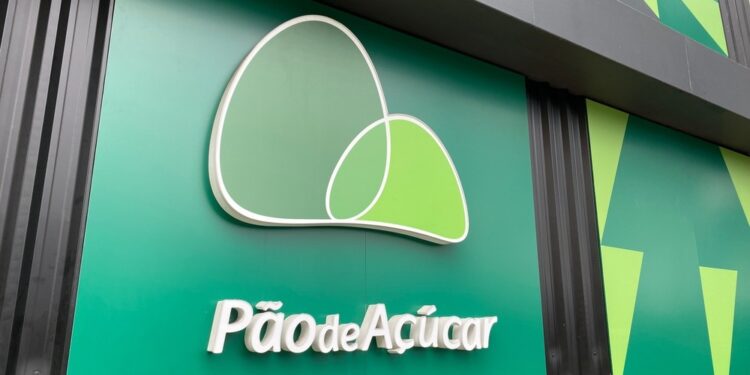 A ação do Pão de Açúcar (PCAR3) registra um aumento de quase 25% após uma gestora associada a Tanure ampliar sua participação no estabelecimento varejista