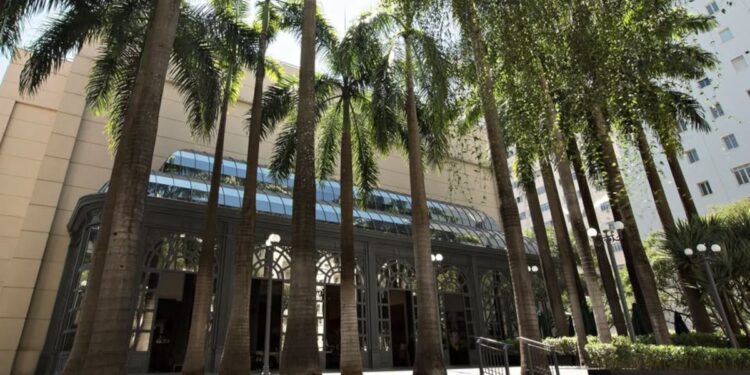 FIIs participam de transação de R$ 2,5 bilhões envolvendo shoppings; confira quem está envolvido