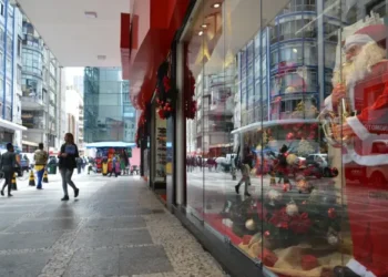 O Ceará deve movimentar R$ 1,81 bilhão em vendas no Natal deste ano, segundo a CNC