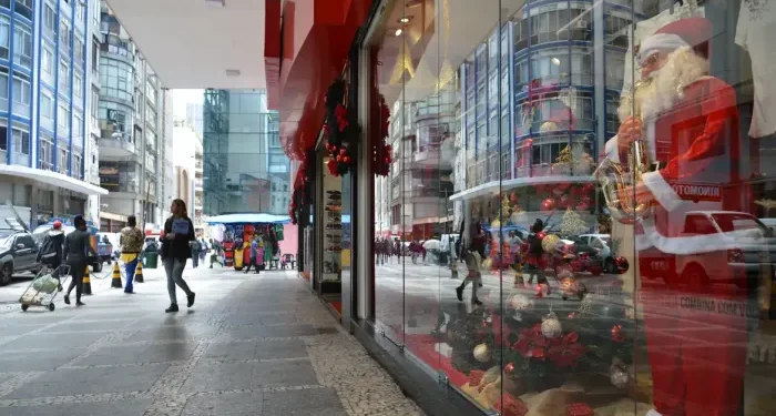 O Ceará deve movimentar R$ 1,81 bilhão em vendas no Natal deste ano, segundo a CNC