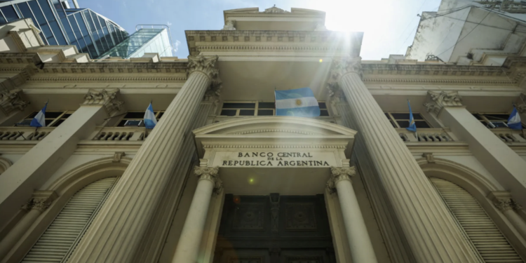 Banco Central da Argentina reduz taxa básica de juros (Leliq) de 35% para 32% ao ano
