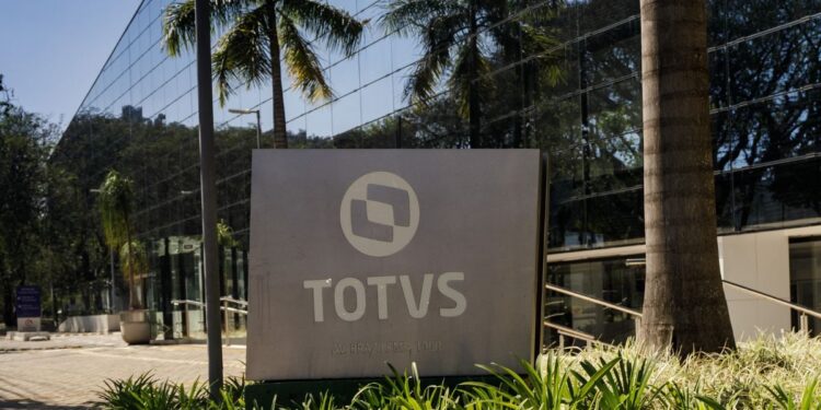 Totvs (TOTS3): UBS BB eleva a recomendação de compra e prevê um aumento de 31% nas ações por duas razões