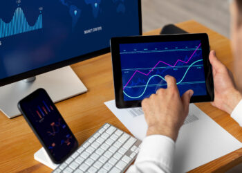 CPTS transaciona o triplo do volume médio, caindo novamente; IFIX recua para menos de 2.900 pontos