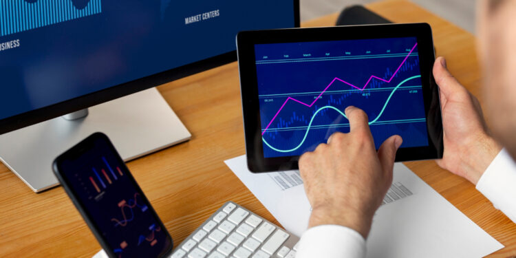 CPTS transaciona o triplo do volume médio, caindo novamente; IFIX recua para menos de 2.900 pontos