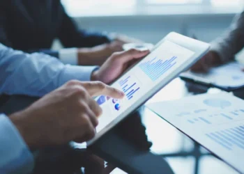 MXRF11 registra o menor valor em 2,5 anos e lidera as transações; IFIX recua para 2.878 pontos