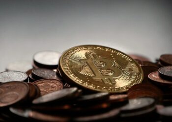 Bitcoin (BTC) recua 9% e perde os 100 mil dólares; Ethereum (ETH) despenca 16%