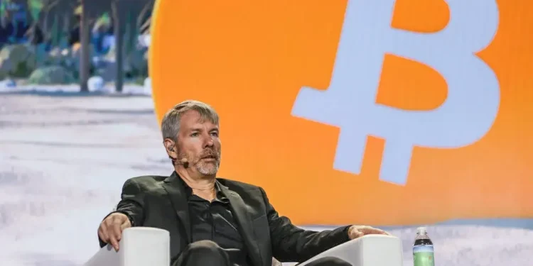 MicroStrategy compra mais R$ 3,4 bilhões em bitcoin e ultrapassa 440 mil unidades